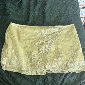 Lace Overlay Mini Skirt in green